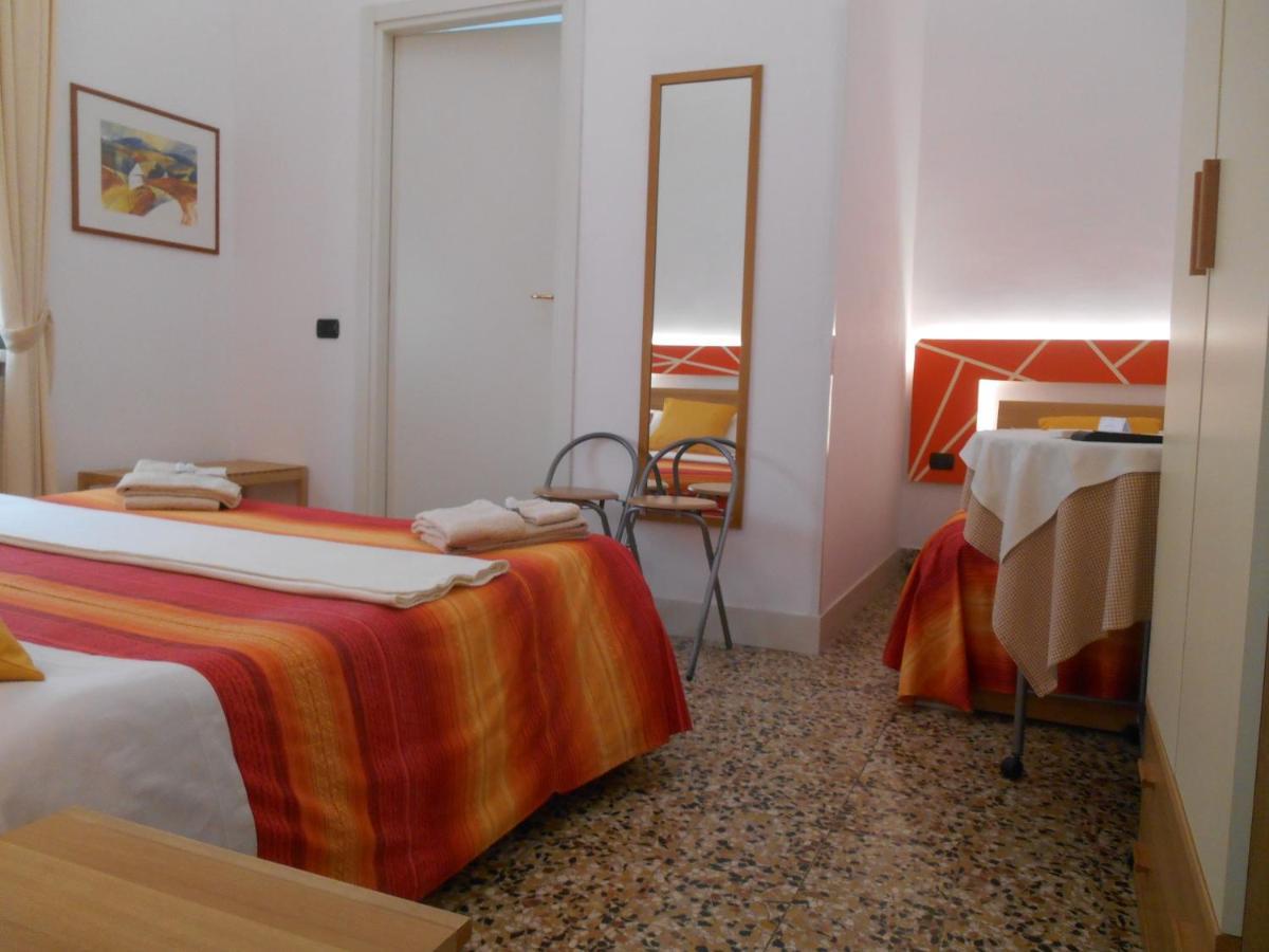 Le Rose Malpensa Bed and Breakfast Busto Arsizio Exteriör bild