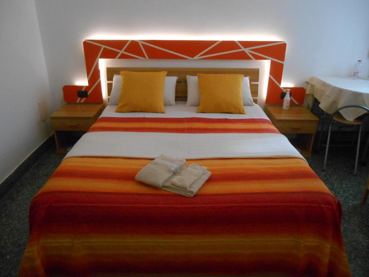 Le Rose Malpensa Bed and Breakfast Busto Arsizio Exteriör bild