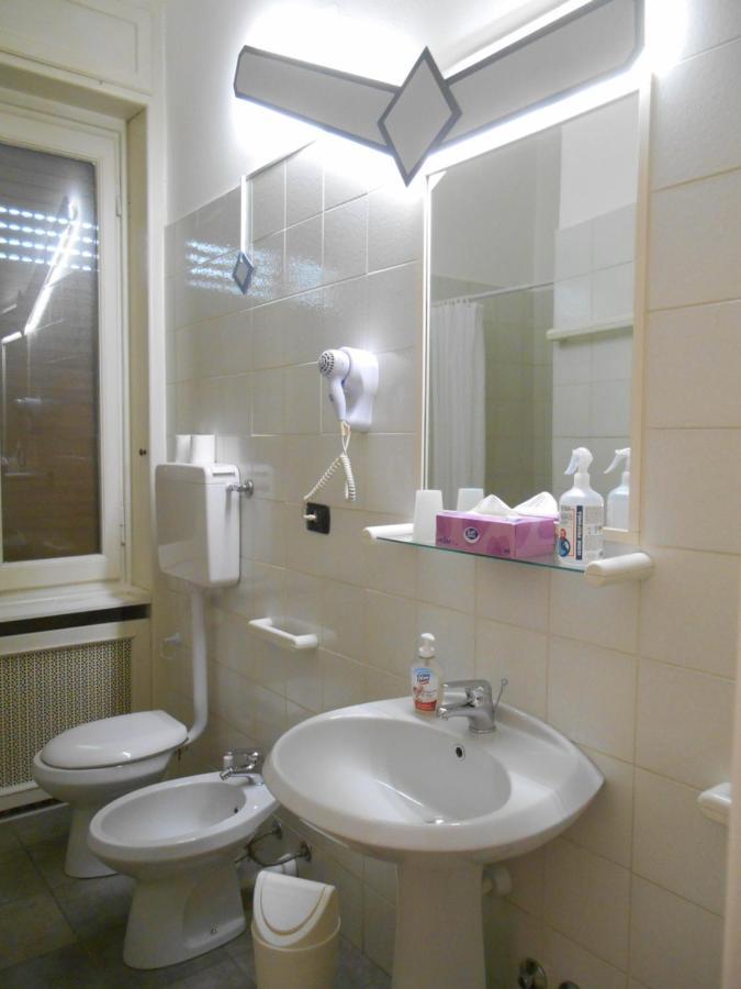 Le Rose Malpensa Bed and Breakfast Busto Arsizio Exteriör bild