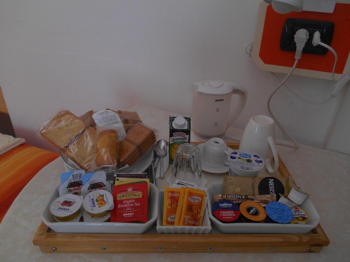 Le Rose Malpensa Bed and Breakfast Busto Arsizio Exteriör bild