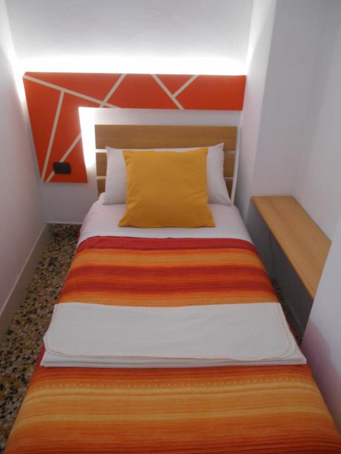 Le Rose Malpensa Bed and Breakfast Busto Arsizio Exteriör bild