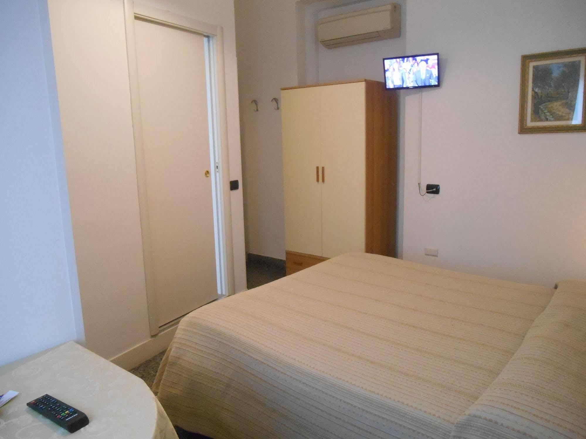 Le Rose Malpensa Bed and Breakfast Busto Arsizio Exteriör bild